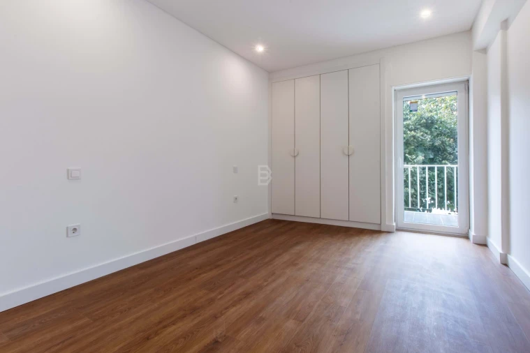 Apartamento T3 para Arrendamento em Algés, Linda-A-Velha e Cruz Quebrada-Dafundo Foto 22