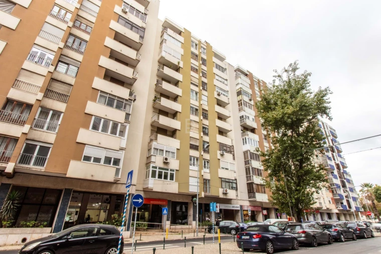 Apartamento T3 para Arrendamento em Algés, Linda-A-Velha e Cruz Quebrada-Dafundo Foto 36