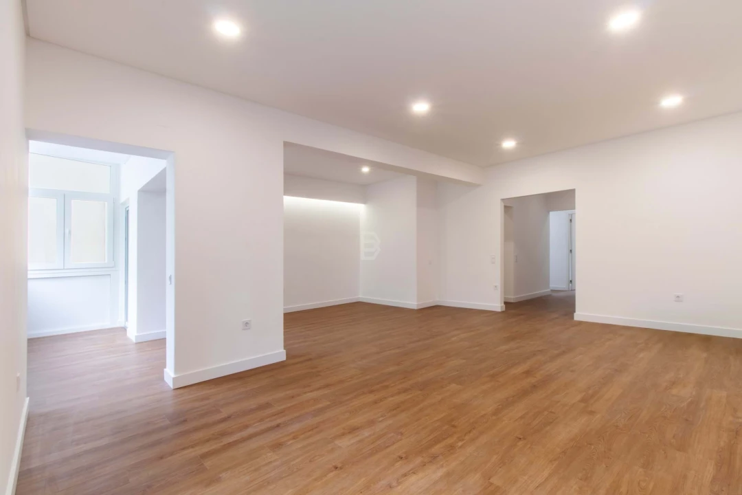 Apartamento T3 para Arrendamento em Algés, Linda-A-Velha e Cruz Quebrada-Dafundo Foto 6