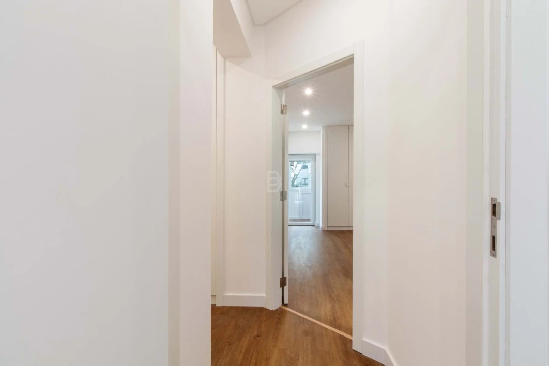 Apartamento T3 para Arrendamento em Algés, Linda-A-Velha e Cruz Quebrada-Dafundo Foto 25