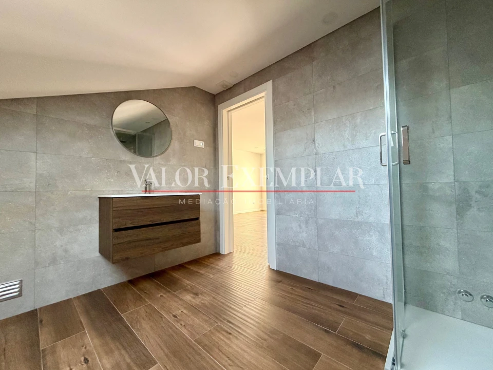 Apartamento T4 para Venda em Alcochete Foto 17