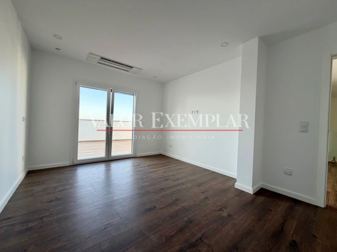 Apartamento T4 para Venda em Alcochete Foto 13