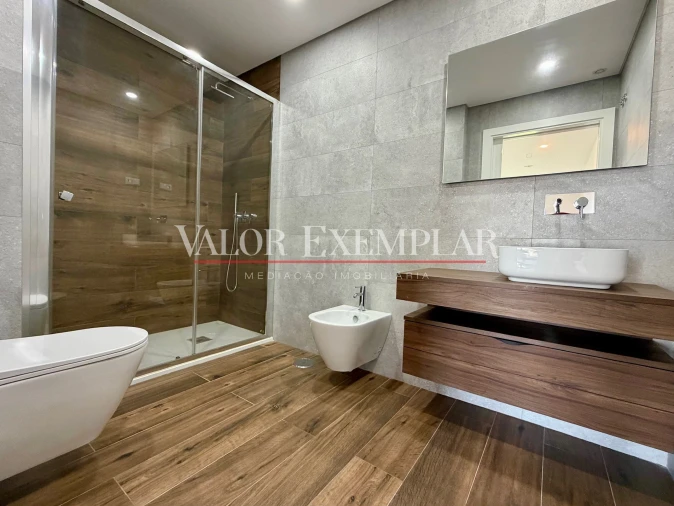 Apartamento T4 para Venda em Alcochete Foto 7