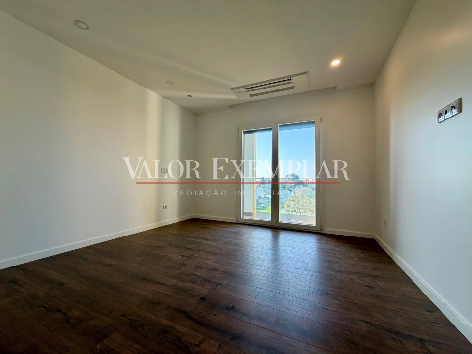 Apartamento T4 para Venda em Alcochete Foto 9