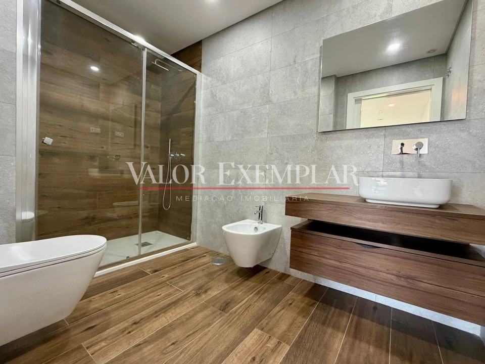 Apartamento T4 para Venda em Alcochete Foto 7