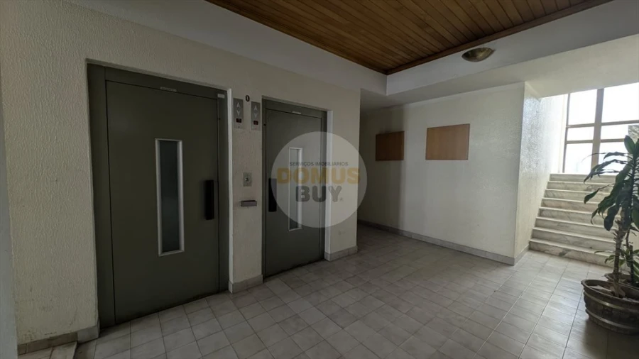 Apartamento T2 para Venda em Costa da Caparica Foto 17