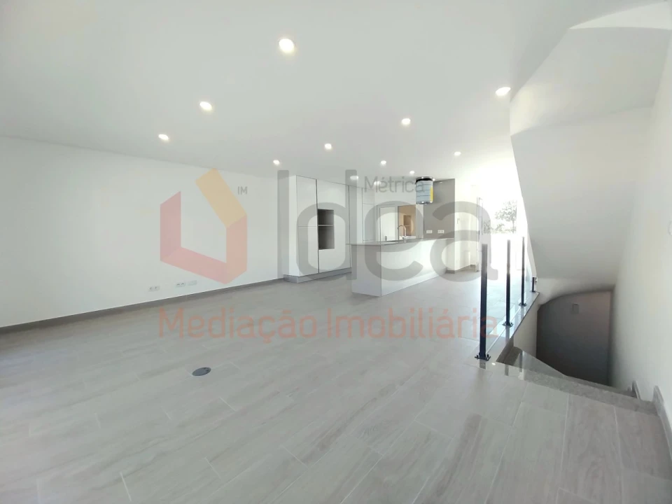 Moradia T2 para Venda em Corroios Foto 5