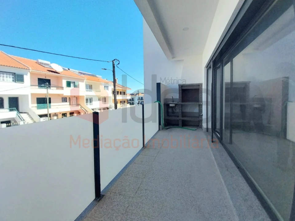 Moradia T2 para Venda em Corroios Foto 2