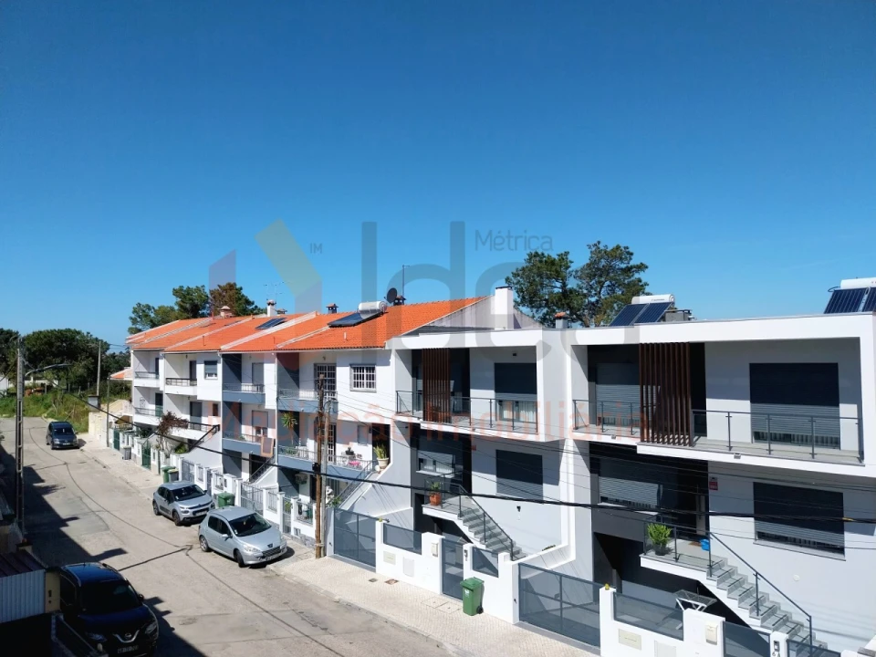 Moradia T2 para Venda em Corroios Foto 35