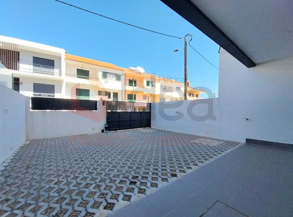 Moradia T2 para Venda em Corroios Foto 33