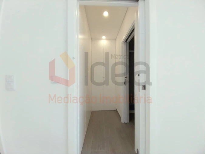 Moradia T2 para Venda em Corroios Foto 12