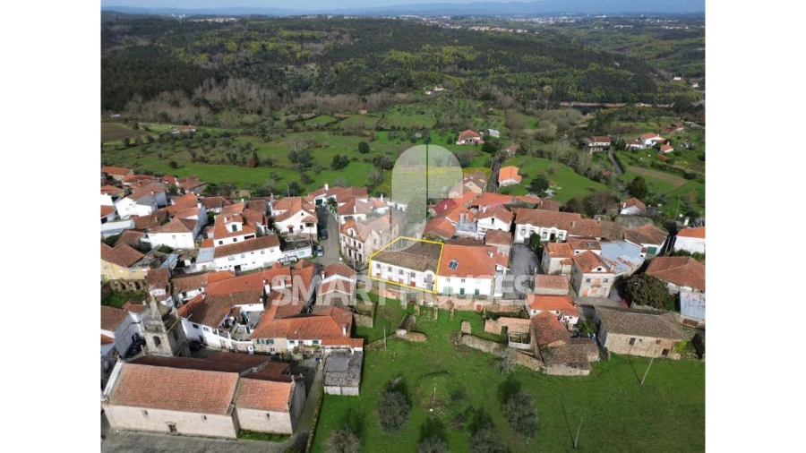 Moradia T4 para Venda em Ázere e Covelo Foto 2