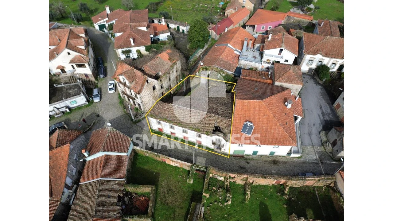 Moradia T4 para Venda em Ázere e Covelo Foto 3