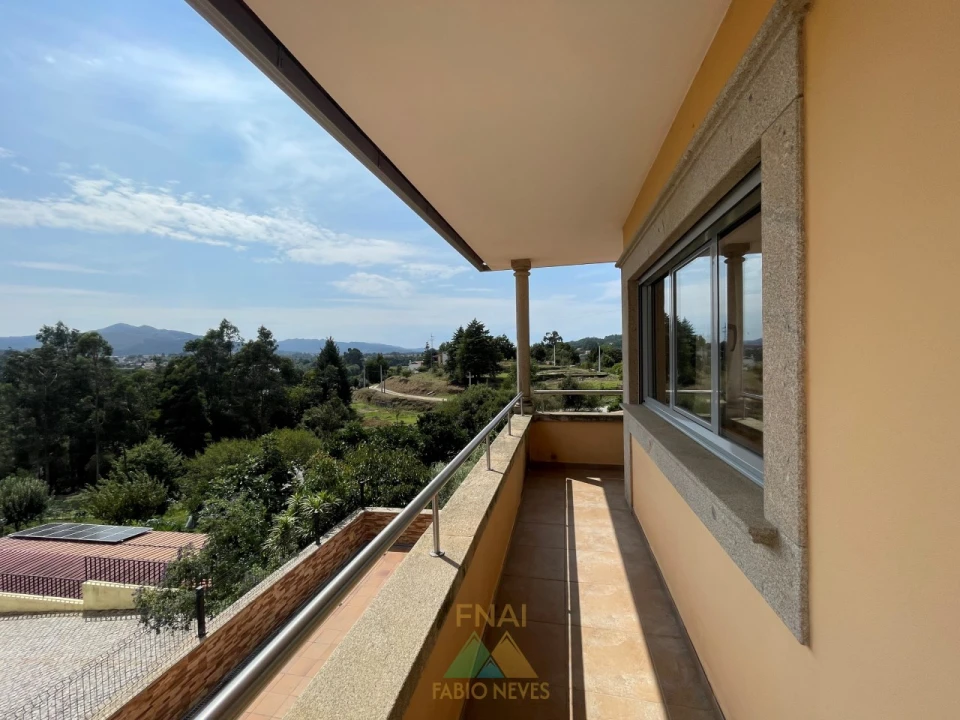 Moradia T4 para Venda em Arcozelo Foto 30