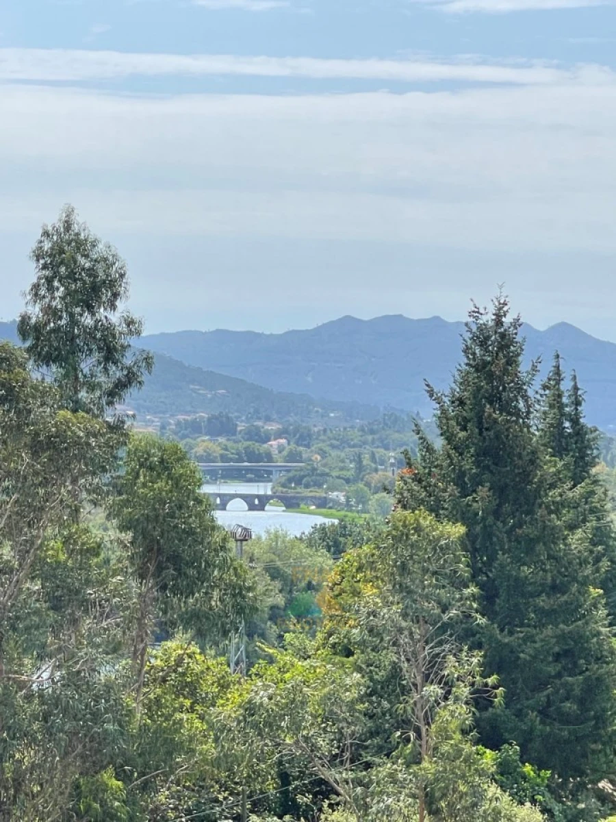 Moradia T4 para Venda em Arcozelo Foto 2