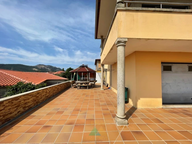 Moradia T4 para Venda em Arcozelo Foto 28