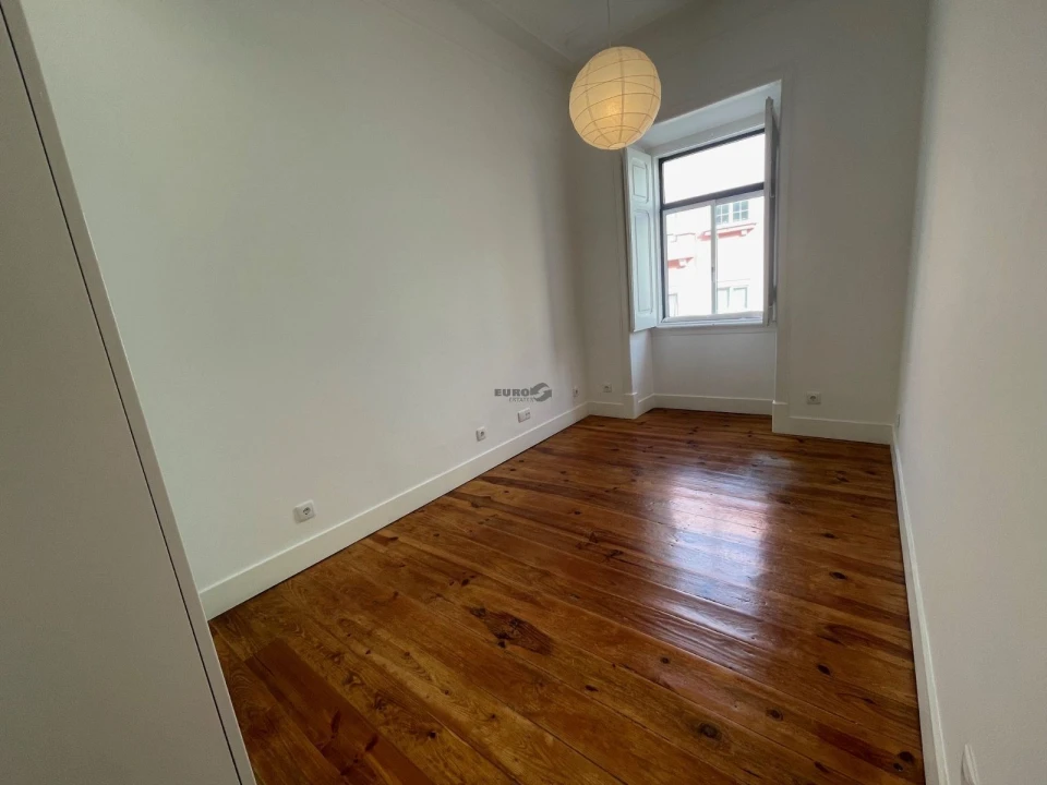 Apartamento T2 para Venda em Avenidas Novas Foto 9