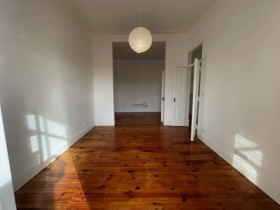 Apartamento T2 para Venda em Avenidas Novas Foto 12