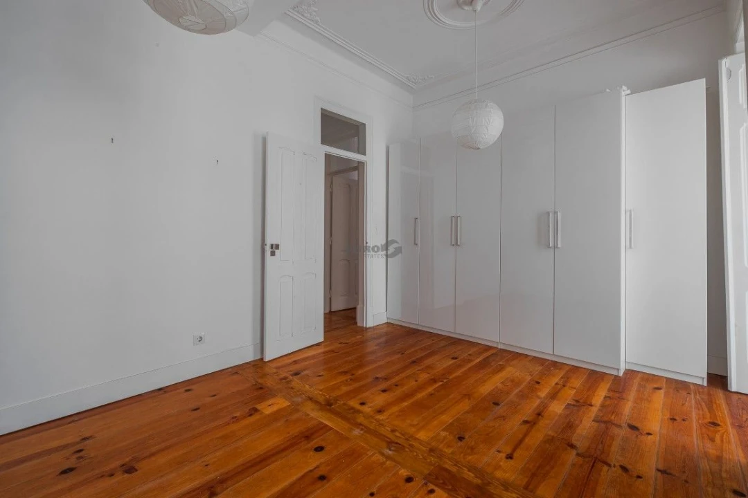 Apartamento T2 para Venda em Avenidas Novas Foto 6