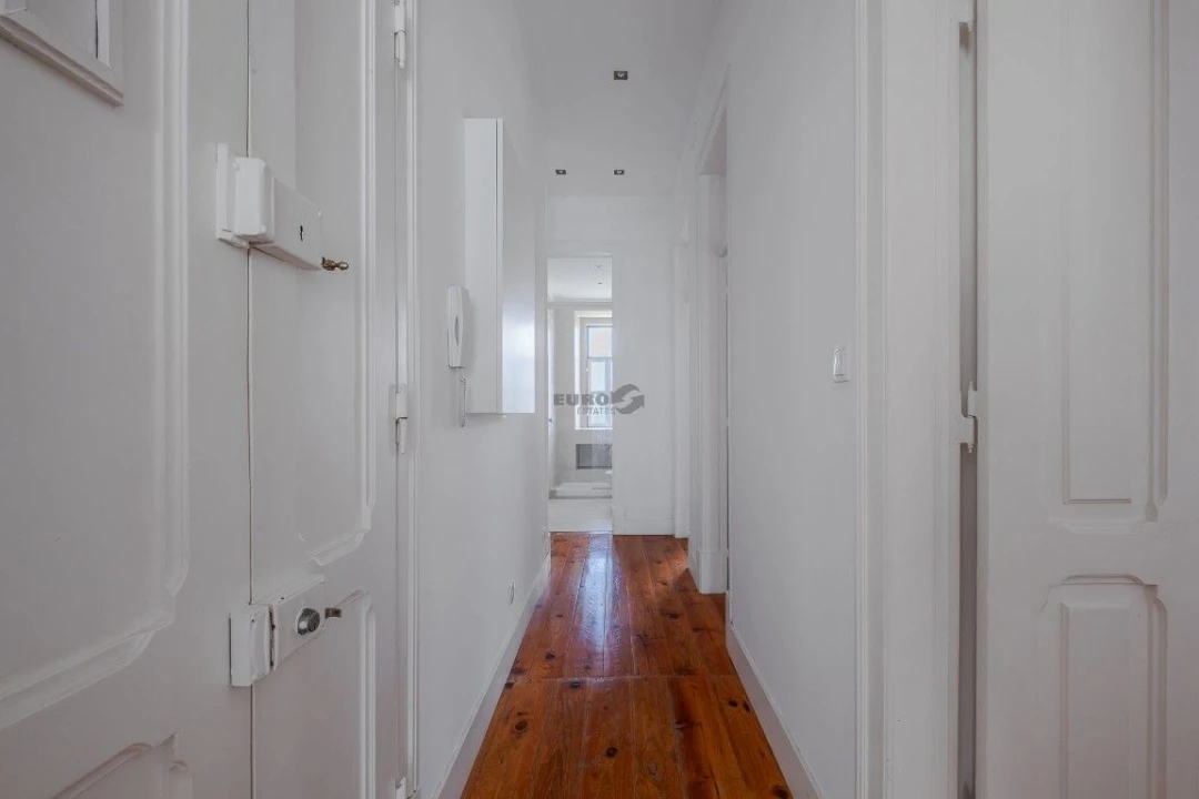 Apartamento T2 para Venda em Avenidas Novas Foto 13