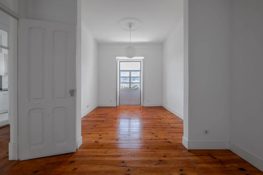 Apartamento T2 para Venda em Avenidas Novas Foto 4