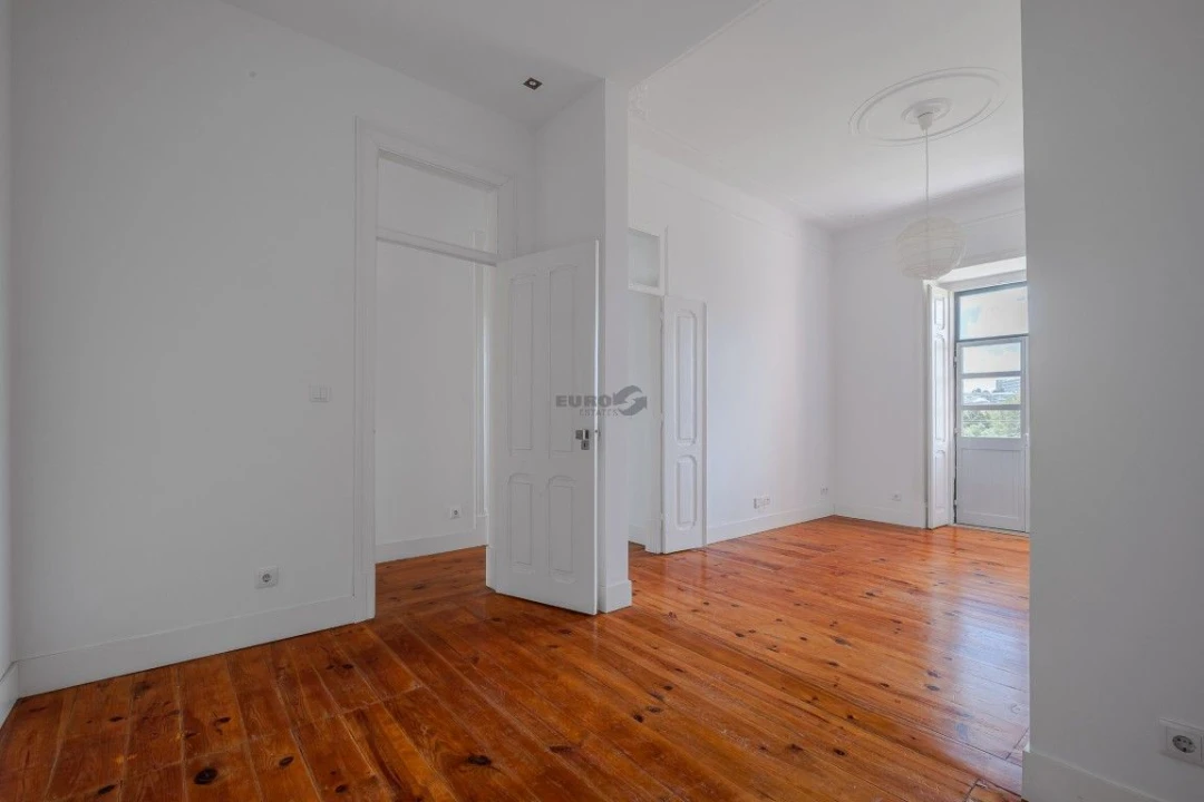 Apartamento T2 para Venda em Avenidas Novas Foto 17