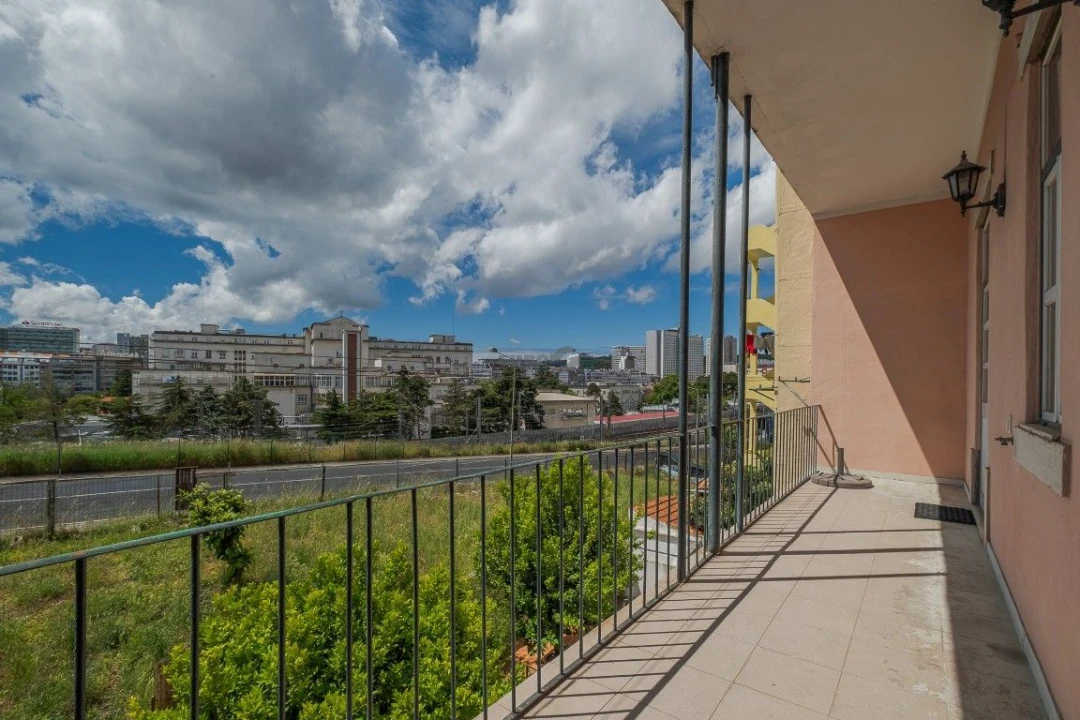 Apartamento T2 para Venda em Avenidas Novas Foto 2