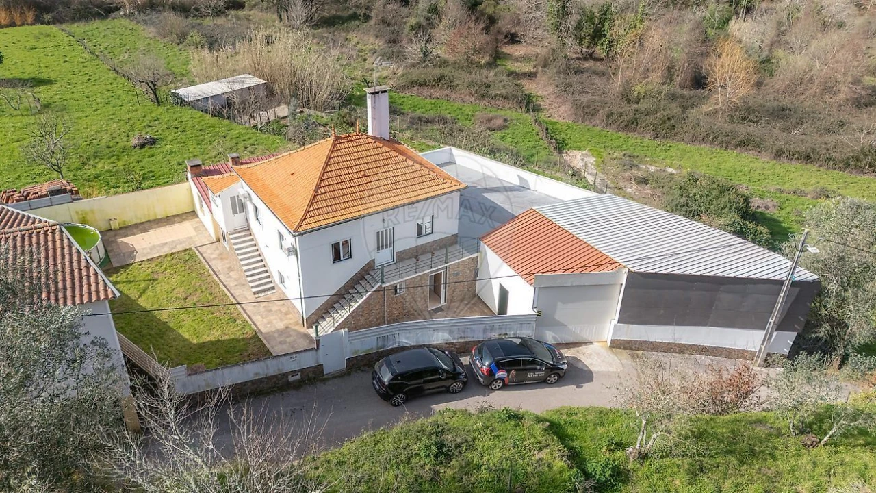 Moradia T2 para Venda em Vila Nova Foto 2