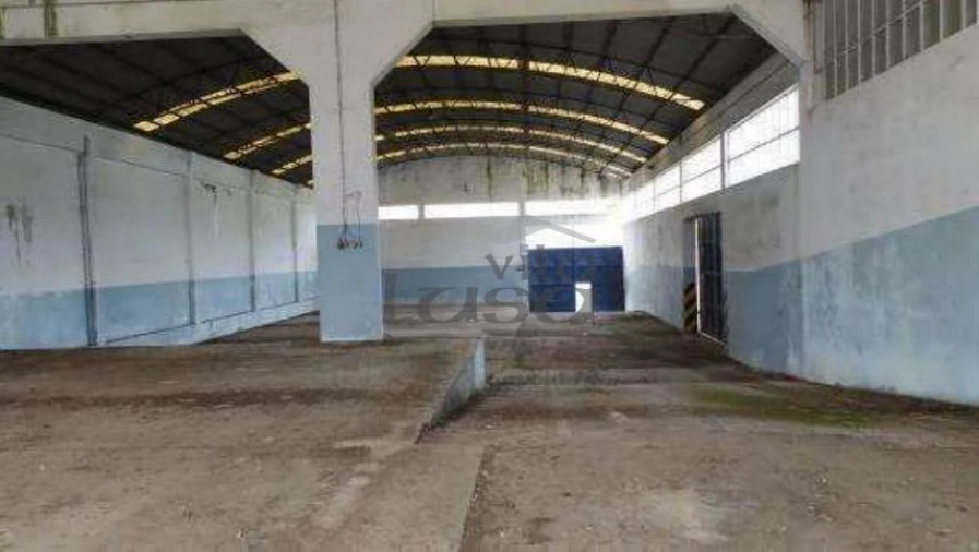 Armazém para Venda em Santa Maria de Lamas