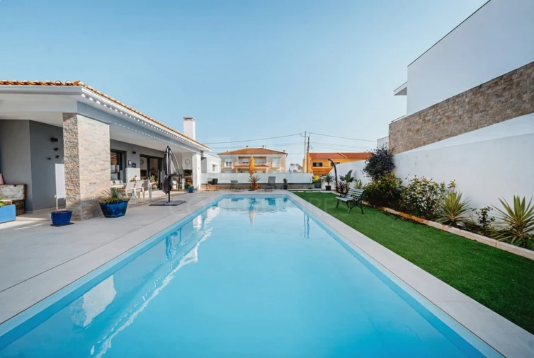 Moradia T3 para Venda em Nadadouro Foto 4