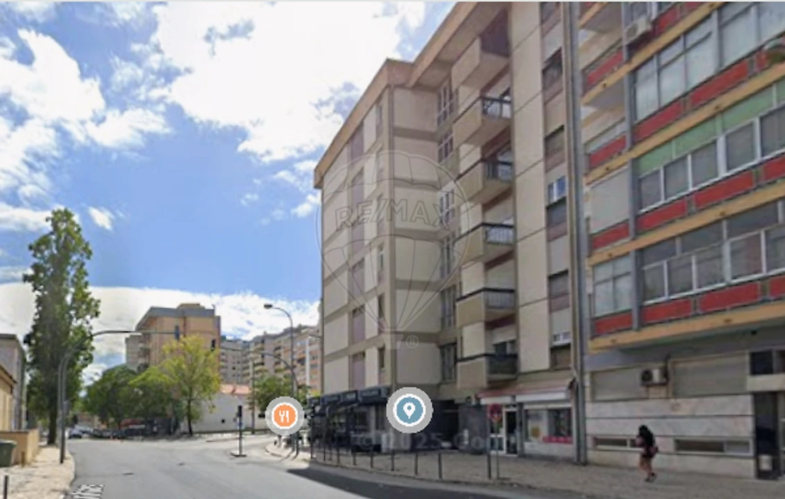 Apartamento T1 para Arrendamento em Lumiar Foto 1