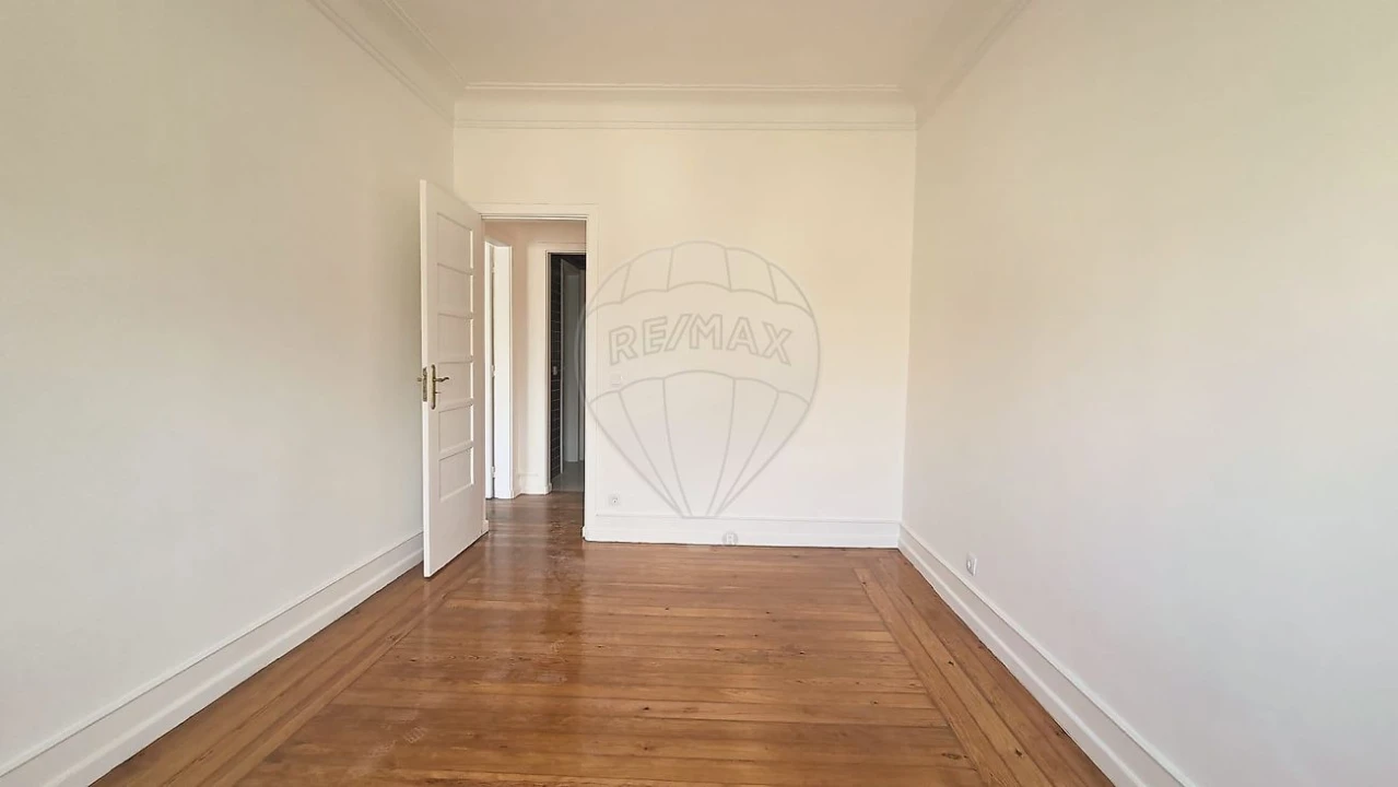 Apartamento T3 para Arrendamento em Avenidas Novas Foto 7