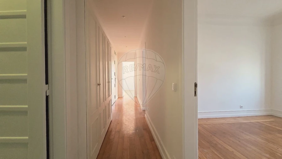 Apartamento T3 para Arrendamento em Avenidas Novas Foto 19