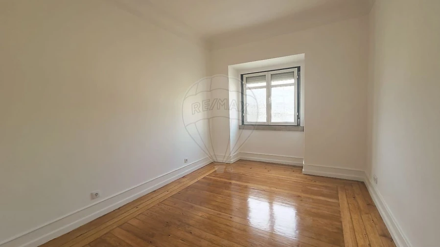 Apartamento T3 para Arrendamento em Avenidas Novas Foto 6