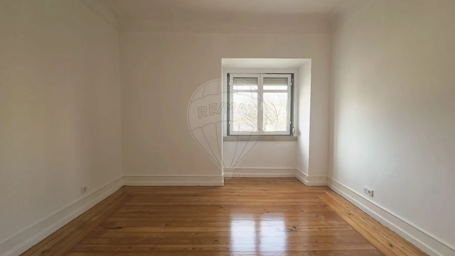 Apartamento T3 para Arrendamento em Avenidas Novas Foto 3