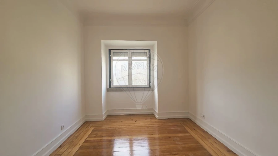 Apartamento T3 para Arrendamento em Avenidas Novas Foto 2