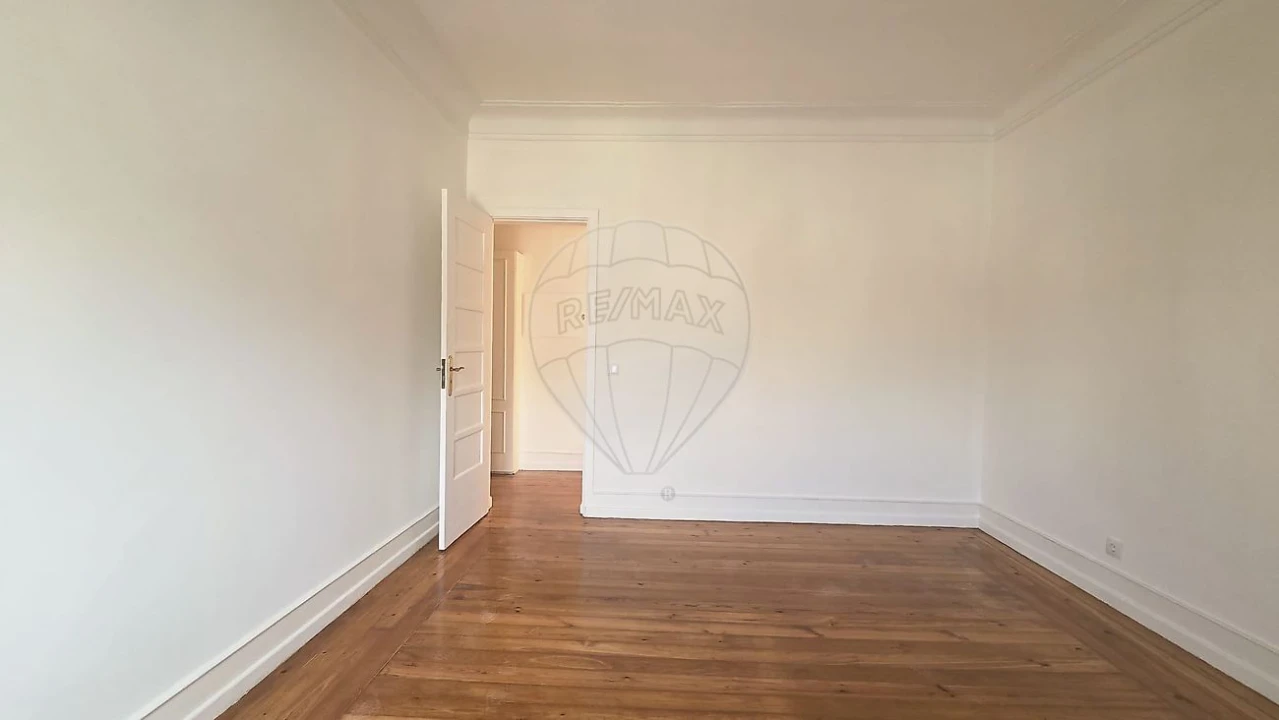 Apartamento T3 para Arrendamento em Avenidas Novas Foto 1