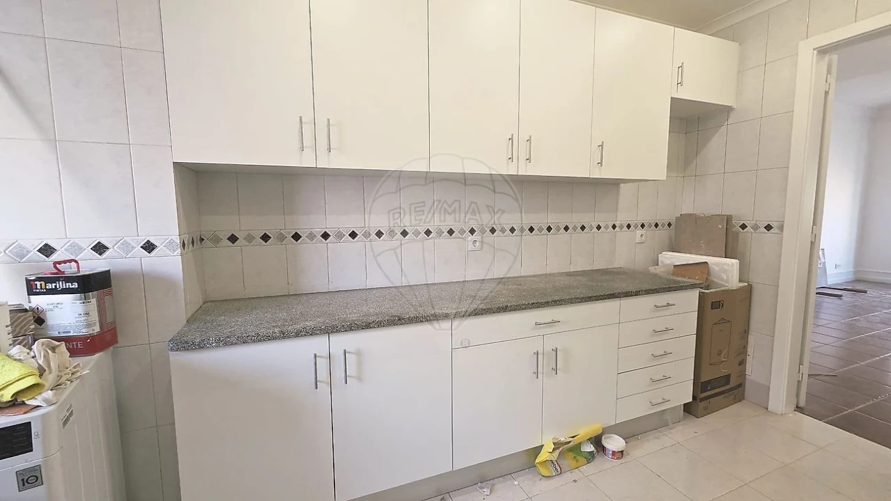 Apartamento T3 para Arrendamento em Avenidas Novas Foto 26