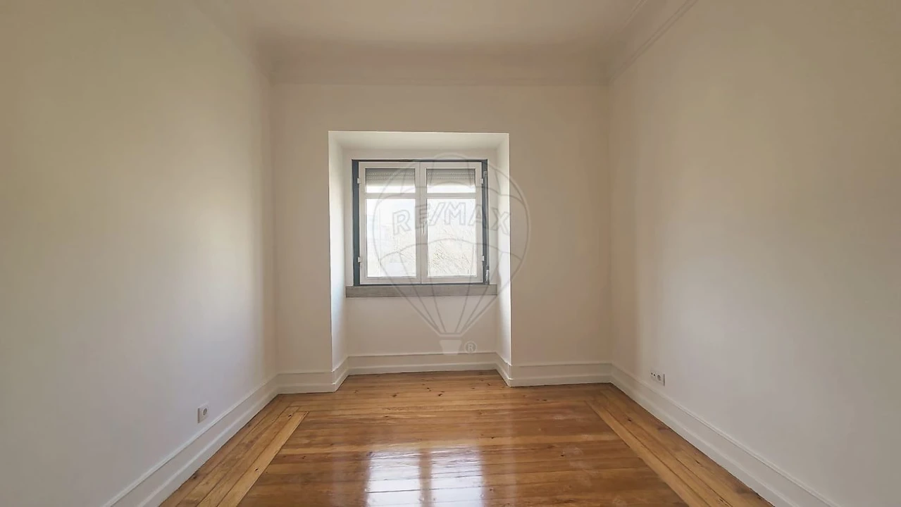 Apartamento T3 para Arrendamento em Avenidas Novas Foto 2