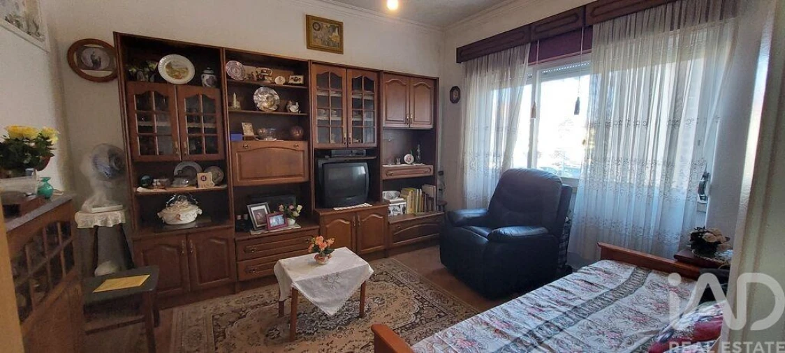 Apartamento T2 para Venda em Algés, Linda-A-Velha e Cruz Quebrada-Dafundo Foto 2