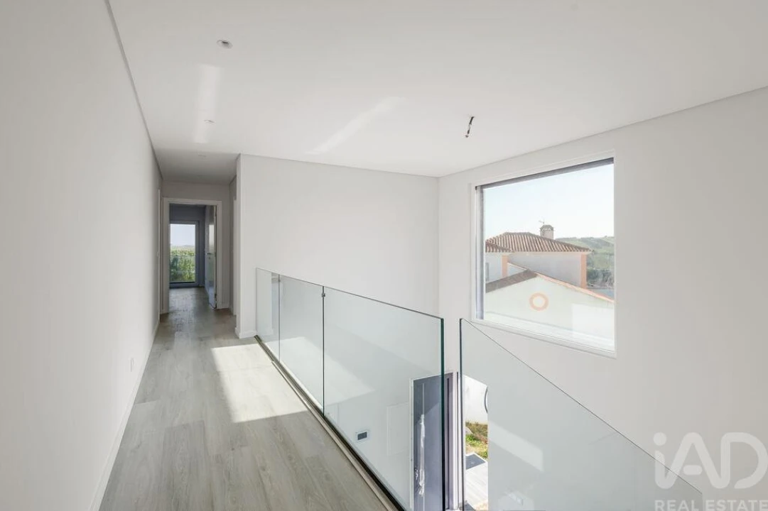 Moradia T4 para Venda em São Pedro da Cadeira Foto 16