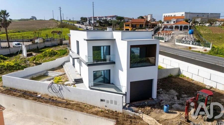 Moradia T4 para Venda em São Pedro da Cadeira Foto 3