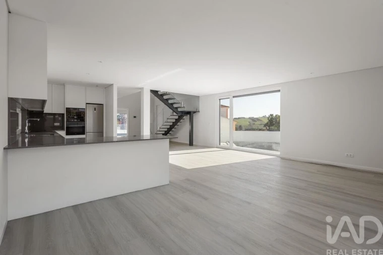 Moradia T4 para Venda em São Pedro da Cadeira Foto 12