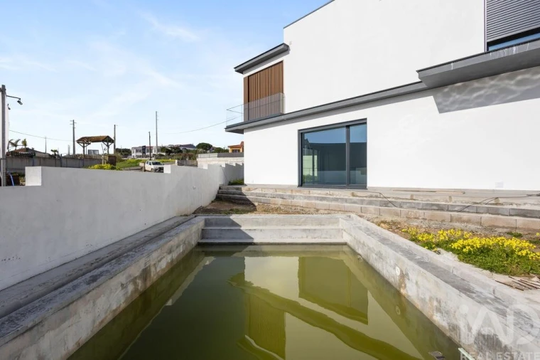 Moradia T4 para Venda em São Pedro da Cadeira Foto 26