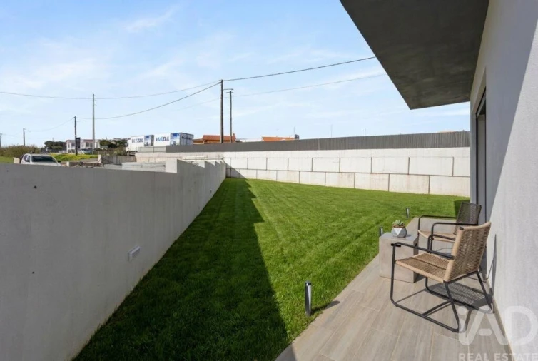 Moradia T4 para Venda em São Pedro da Cadeira Foto 8