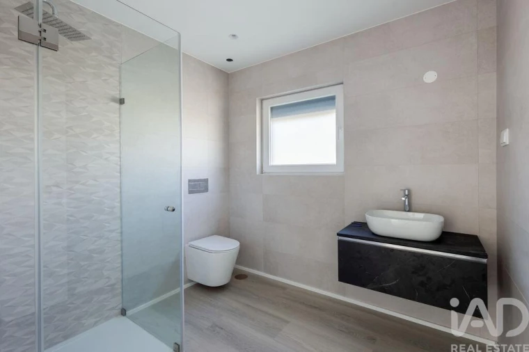 Moradia T4 para Venda em São Pedro da Cadeira Foto 23