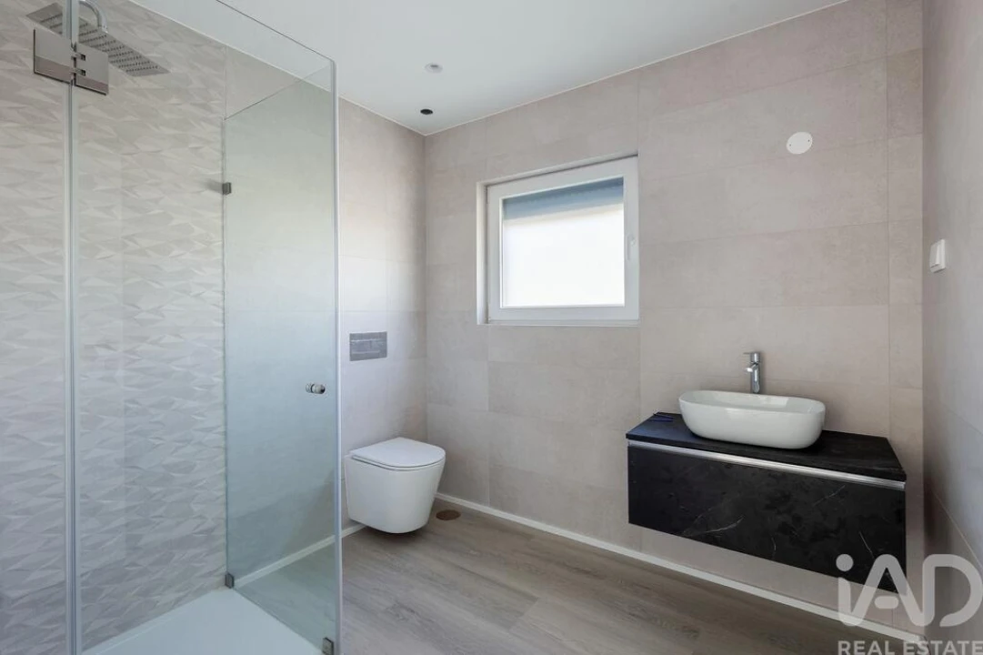 Moradia T4 para Venda em São Pedro da Cadeira Foto 23