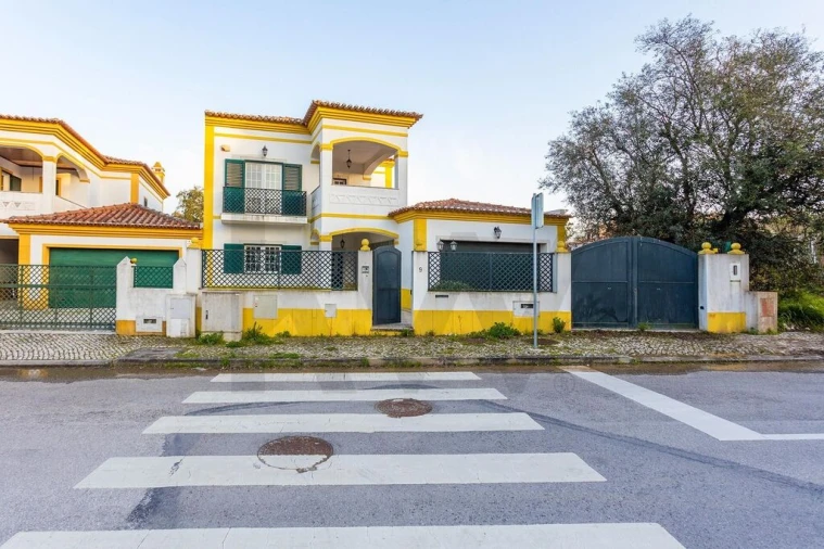 Moradia T4 para Venda em Azeitão (São Lourenço e São Simão) Foto 2