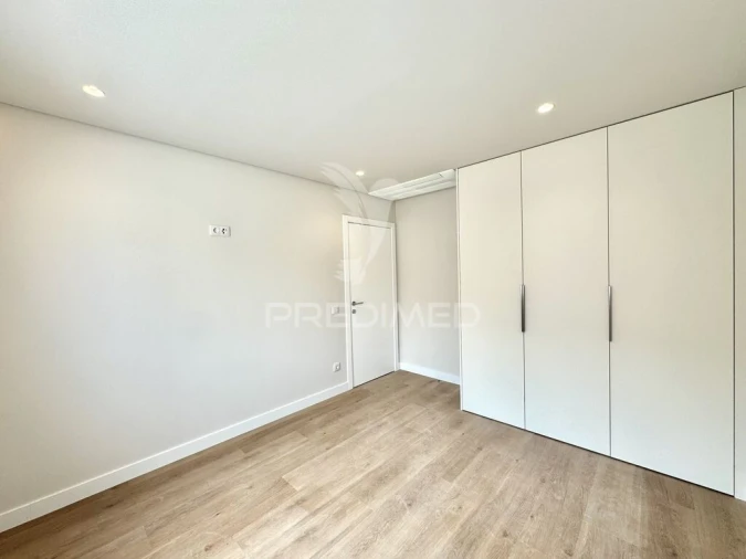 Apartamento T4 para Venda em Tavira (Santa Maria e Santiago) Foto 14