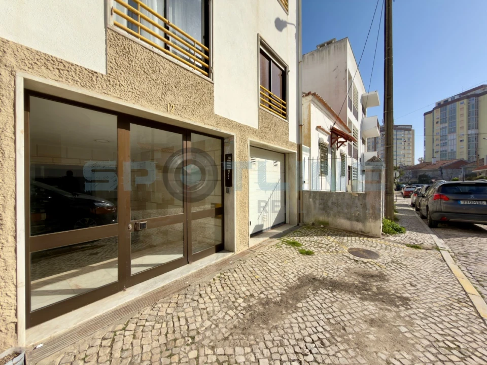Apartamento T3 para Venda em Costa da Caparica Foto 2